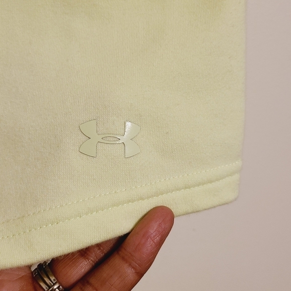 Under Armour | Women's Neon Yellow Short Sleeve Sweatershirt (Size Medium) - Picture 9 of 11